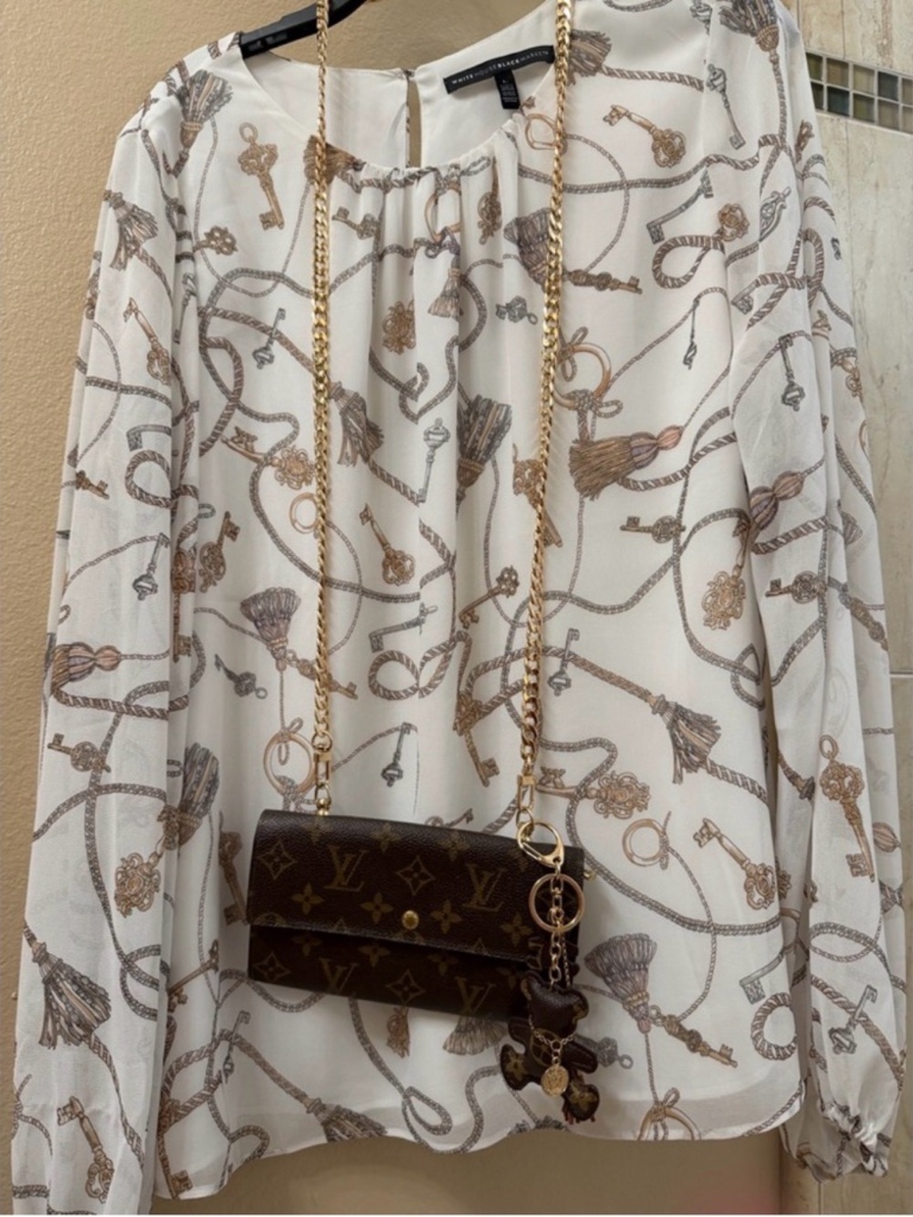 Louis Vuitton Brown Monogram Chain Crossbody Sara Wallet with Gold Chain - Picture 4 of 9